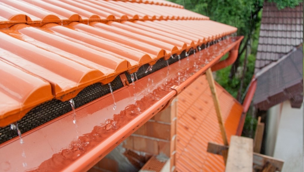 Water On Roof Gutters