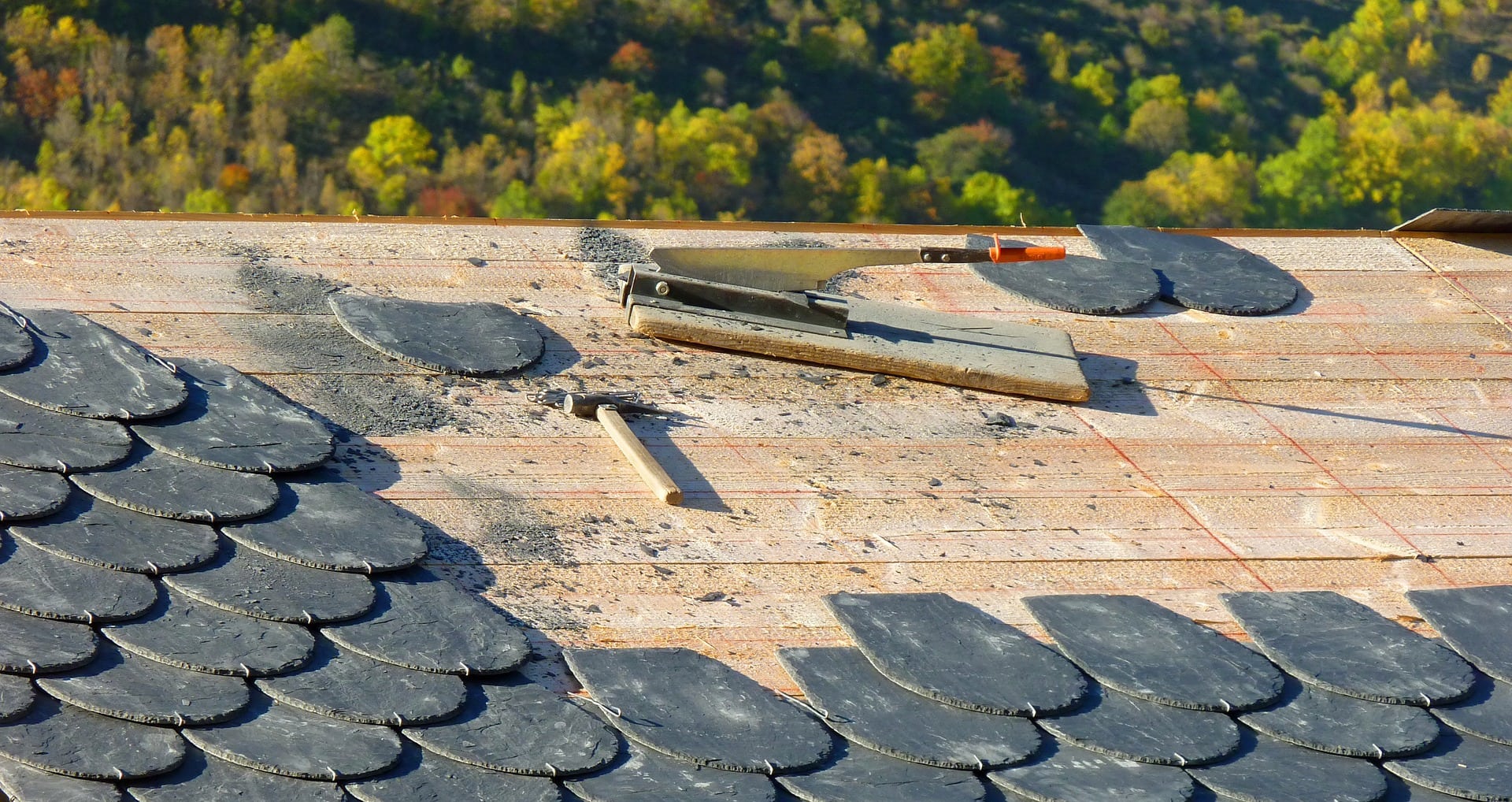 What Are The Benefits Of Hiring A Professional Roofer 1